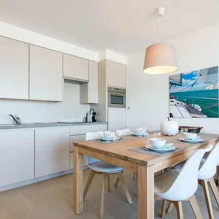 Διαμέρισμα Cosy With Sea View In